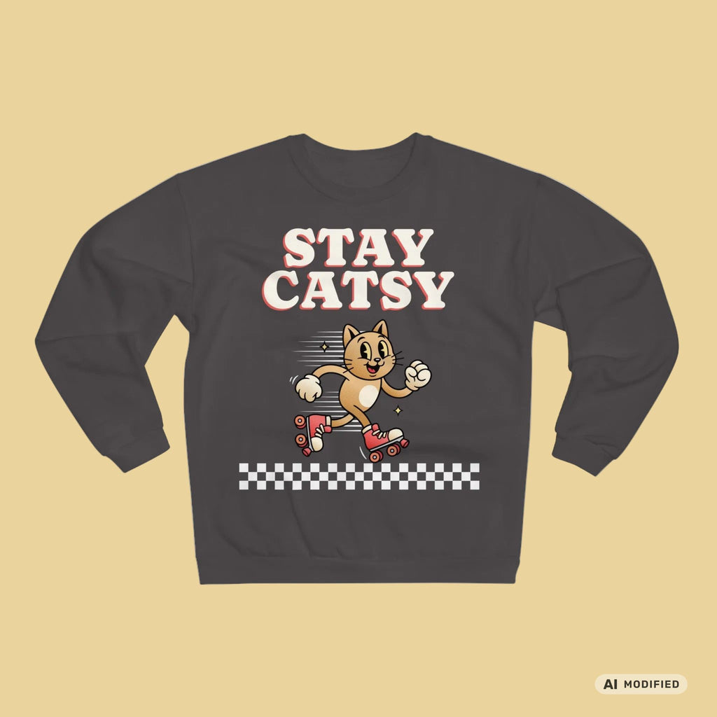STAY CATSY Retro Sweatshirt – Rollerskating Cat Crewneck mit Checkerboard-Design - Sunbeamstore