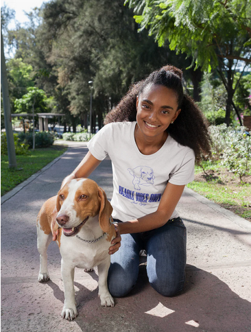 Beagle T-Shirt – „Beagle Vibes Only“ Minimalistisches Hundeshirt Premium Unisex Crewneck T-shirt | Bella + Canvas 3001
