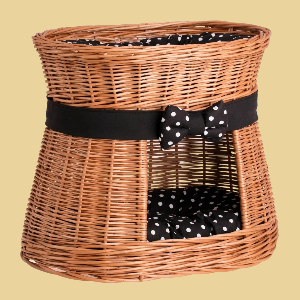 Erif Wicker handgeflochtenes Katzenhaus mit schwarz-weiß gepunktetem Kissen - Sunbeamstore